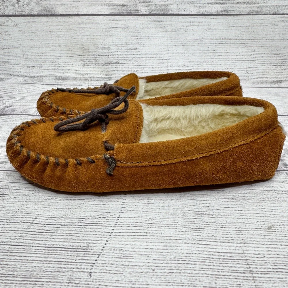 Minnetonka Kids size 3 Moccasins Slippers Brown Suede Leather Lined Shoes